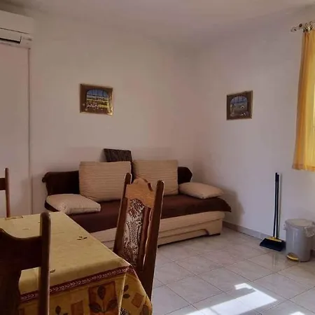 In With One-bedroom 4