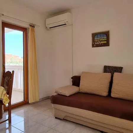 דירה In With One-bedroom 4 מדולין