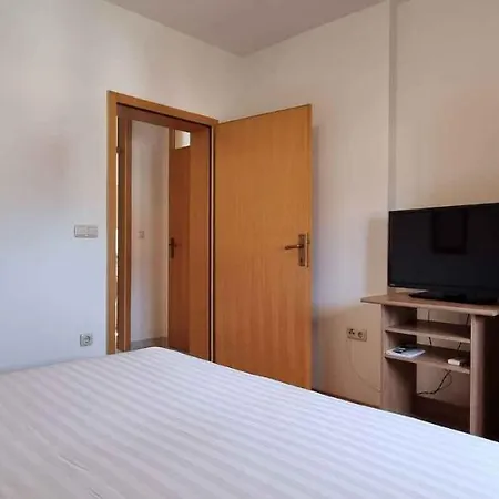 In With One-bedroom 4 דירה מדולין